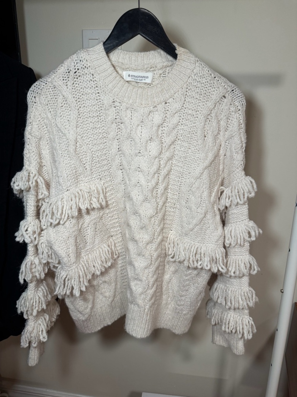 Stradivarius Ivory Cable-Knit Fringe Crew Sweater